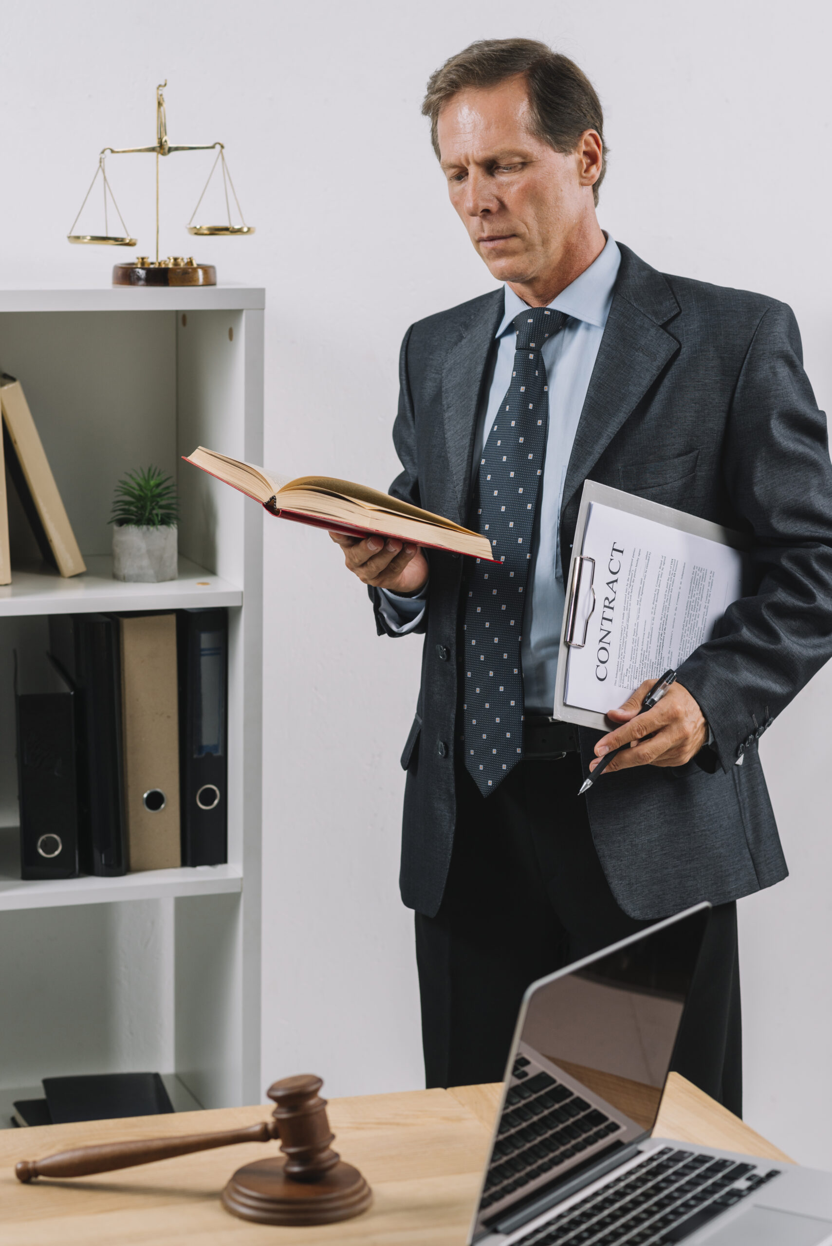 Un avocat dont on a fait appel lors d'un licenciement